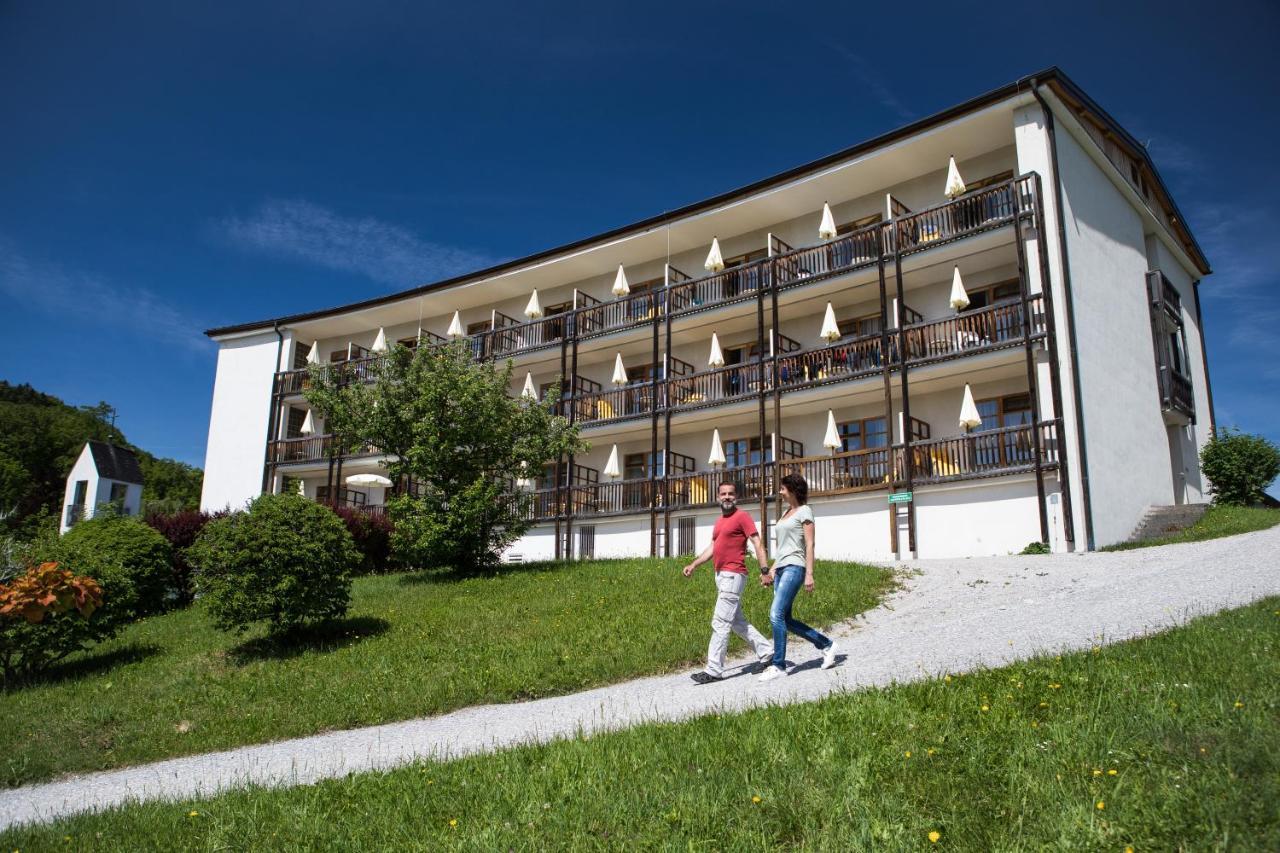 Gesundheits- & Wellness Resort St. Josef Durrnberg Exterior photo